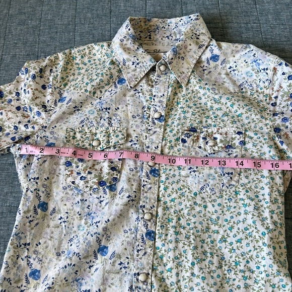 TRUE RELIGION 100% Cotton Pearl Snap Floral Western Shirt in Blue and White | S - Picture 10 of 11